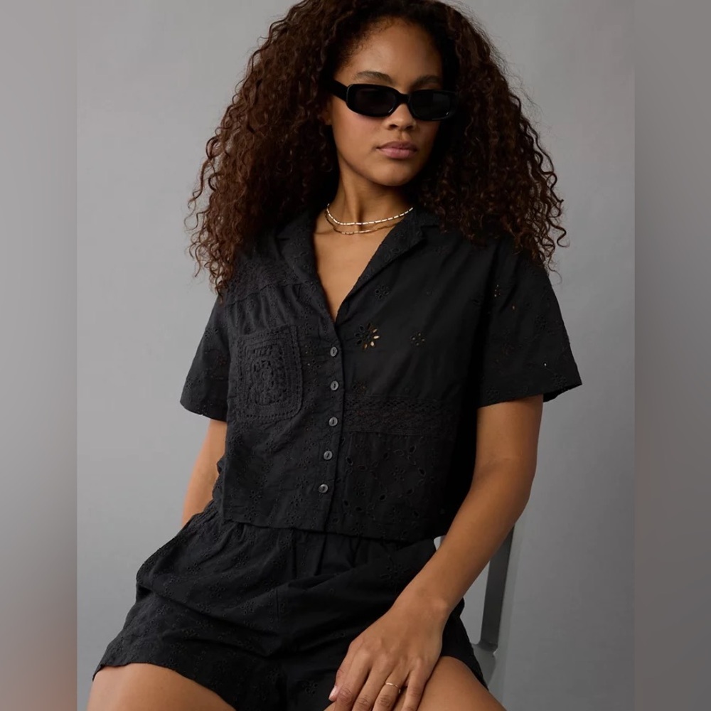 American Eagle Outfitters Cropped Eyelet Button Up Shirt In Black Med 184